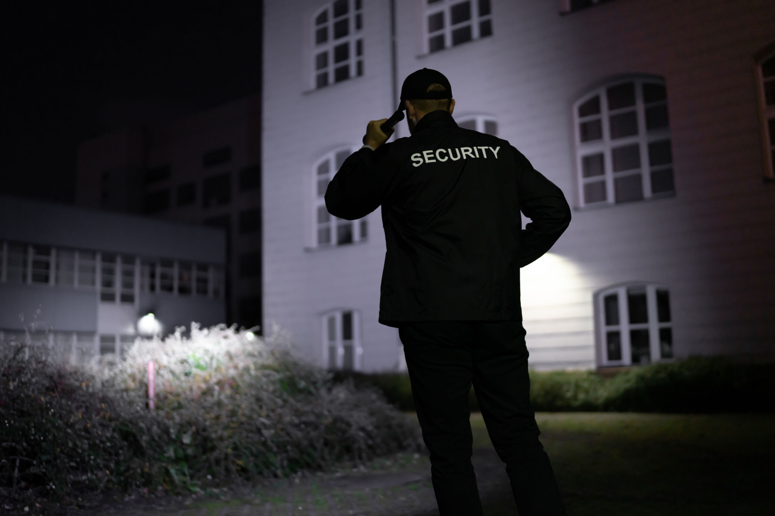 Night security. Охранник ночью с фонариком. Фонарик для охраны. Охранник идет.